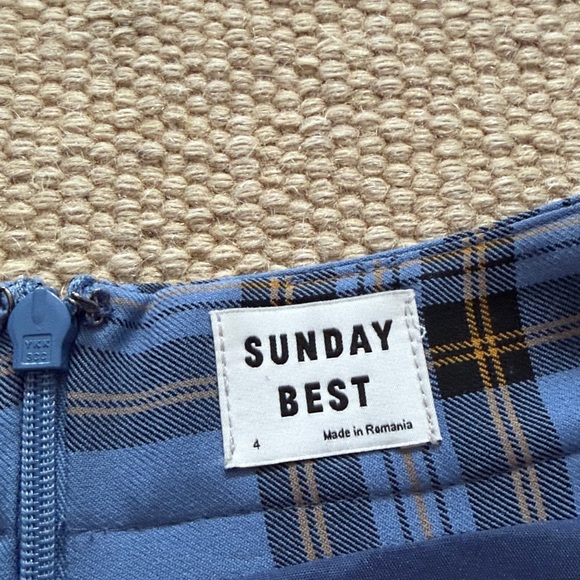 NWOT Aritzia olive pleated mini skirt - Picture 2 of 3